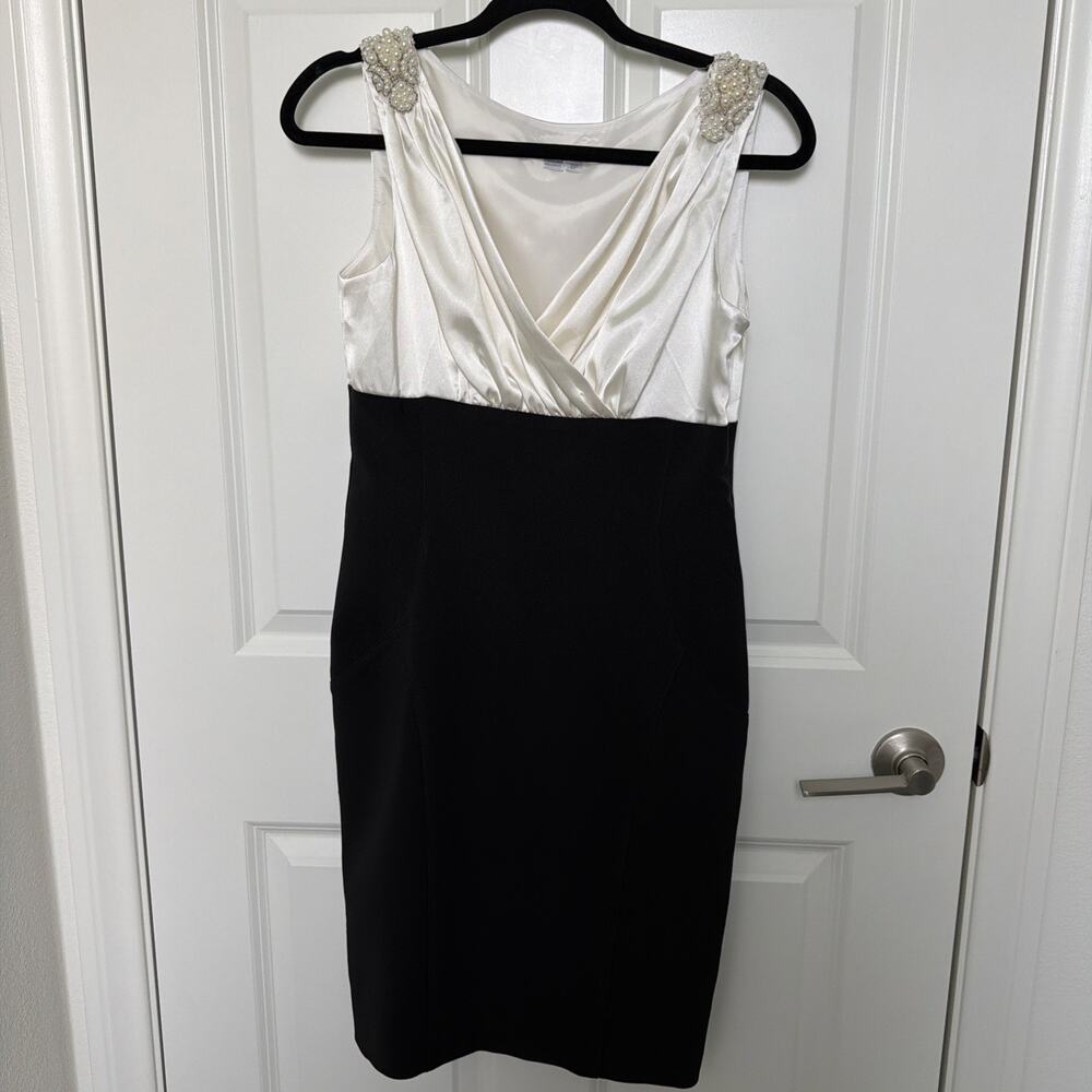 London Times Silk Dress Womens 8 Petite Black White Pearl Detail A-Line V-Neck